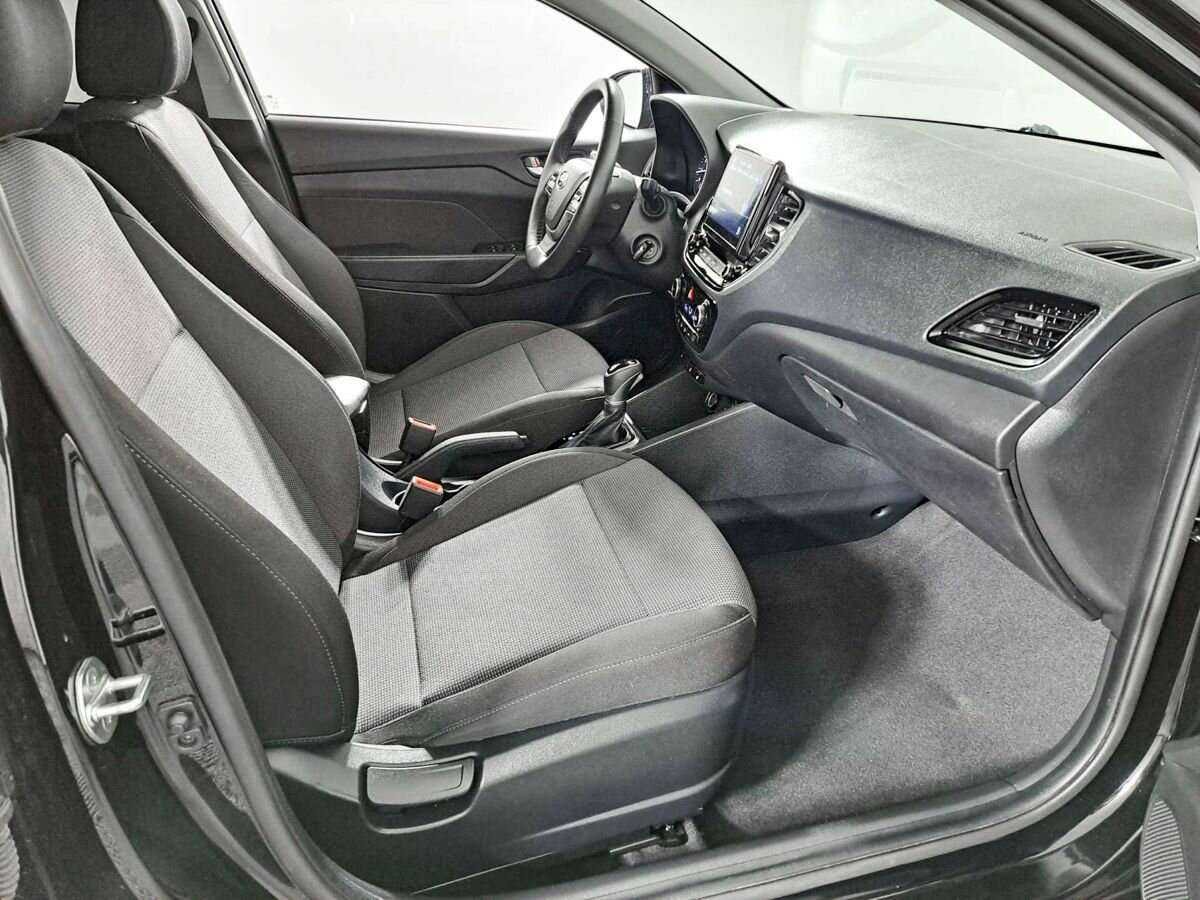 Hyundai Solaris с пробегом — 2022 год. Фото: #8