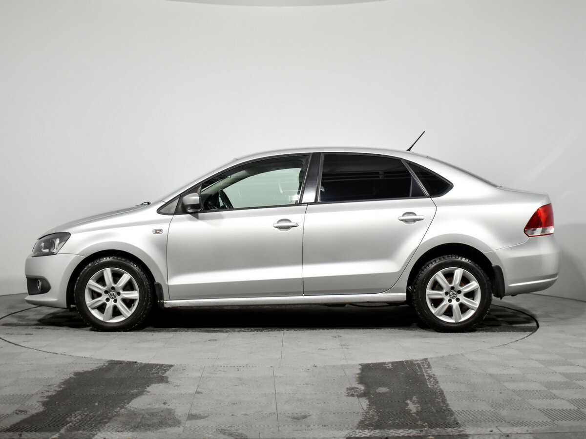 Volkswagen Polo с пробегом — 2015 год. Фото: #7