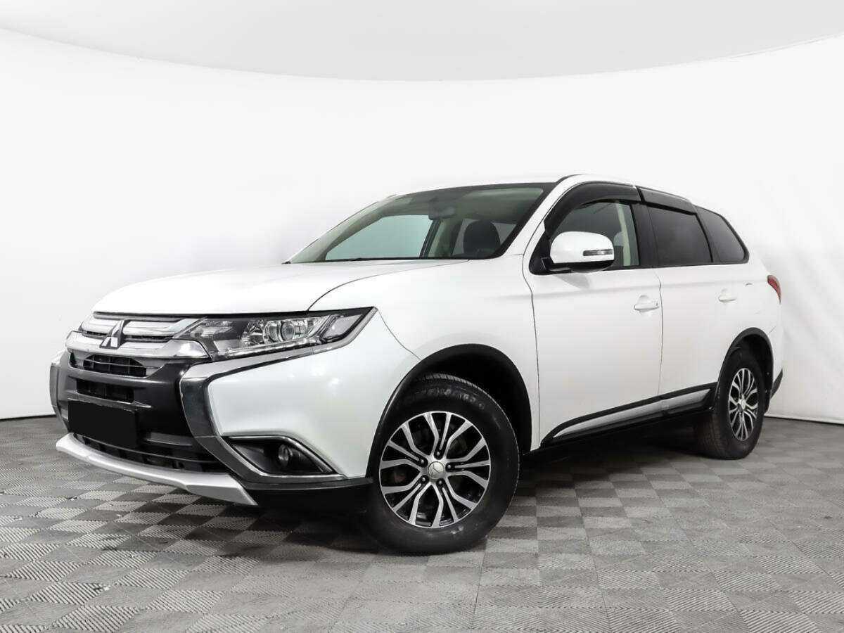 Mitsubishi Outlander с пробегом — 2016 год. Посмотреть фото