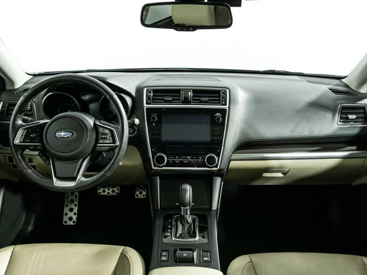 Subaru Outback с пробегом — 2018 год. Фото: #12