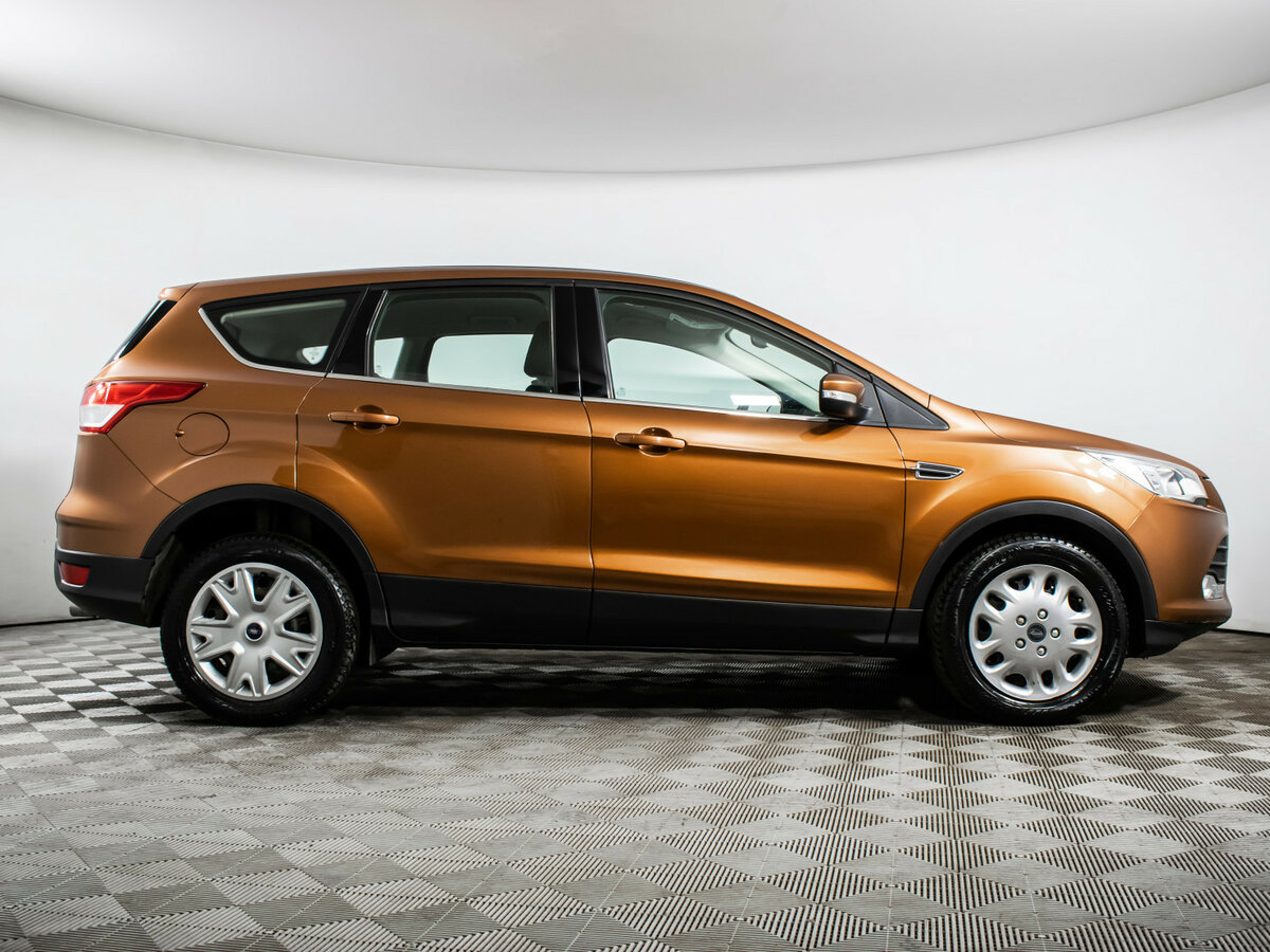 Ford Kuga с пробегом — 2015 год. Фото: #3