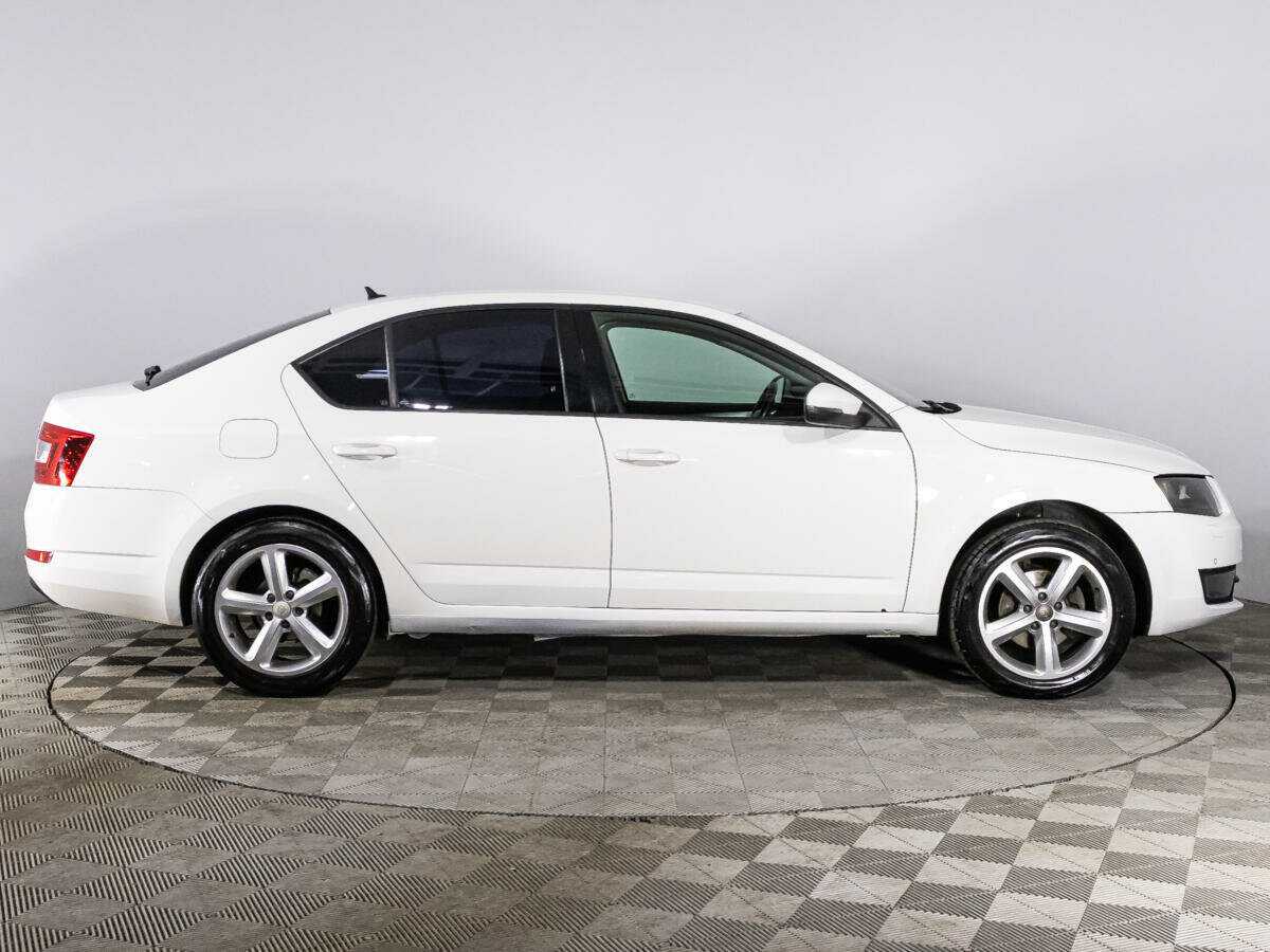 Skoda Octavia с пробегом — 2013 год. Фото: #3