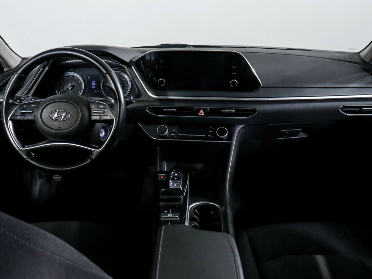 Hyundai Sonata с пробегом — 2020 год. Фото: #11