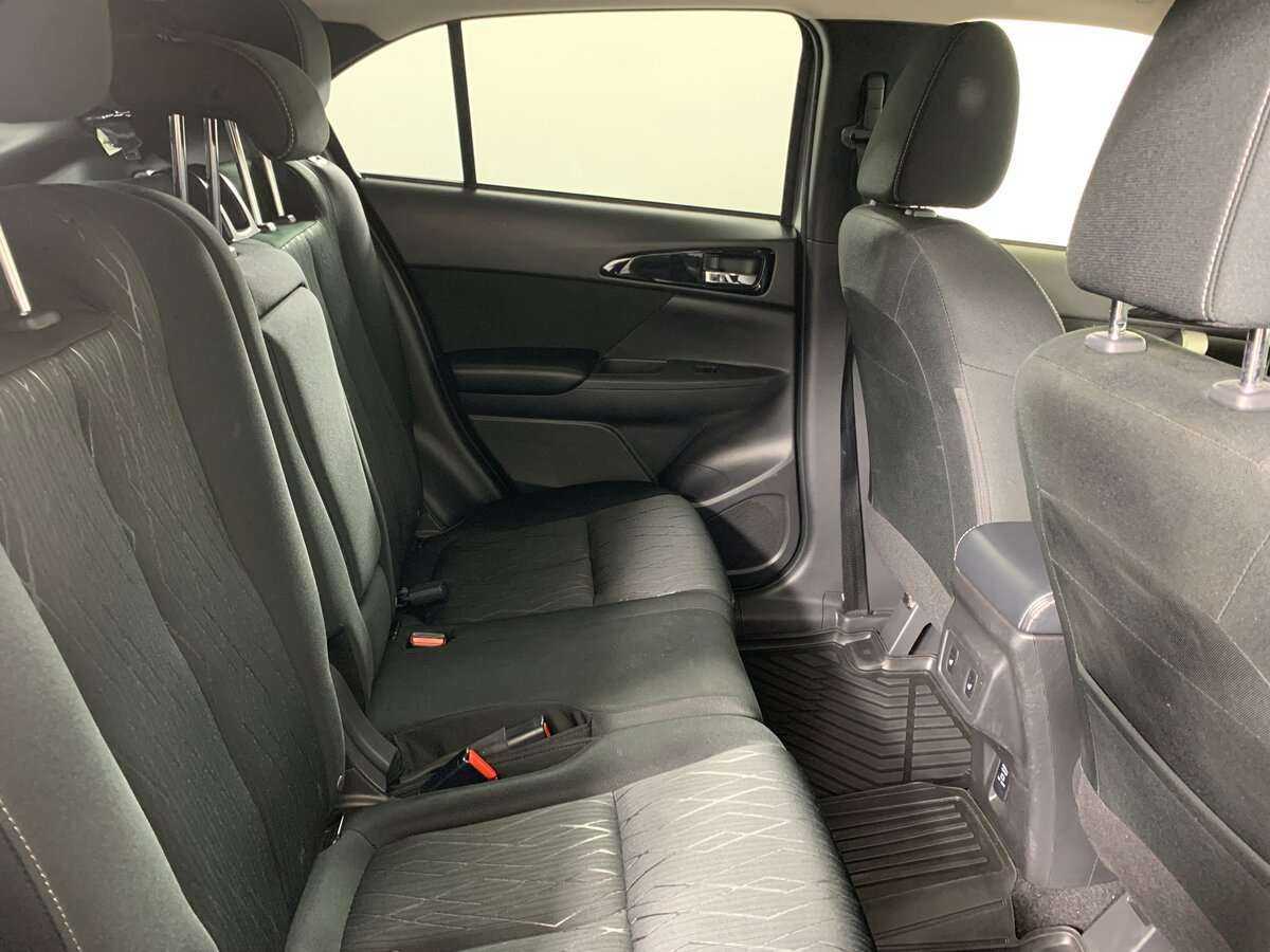 Mitsubishi Eclipse Cross с пробегом — 2018 год. Фото: #17