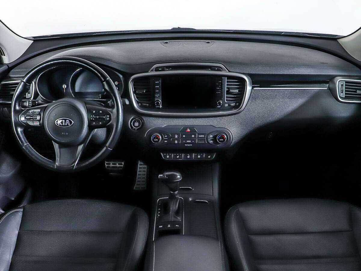 Kia Sorento с пробегом — 2015 год. Фото: #9