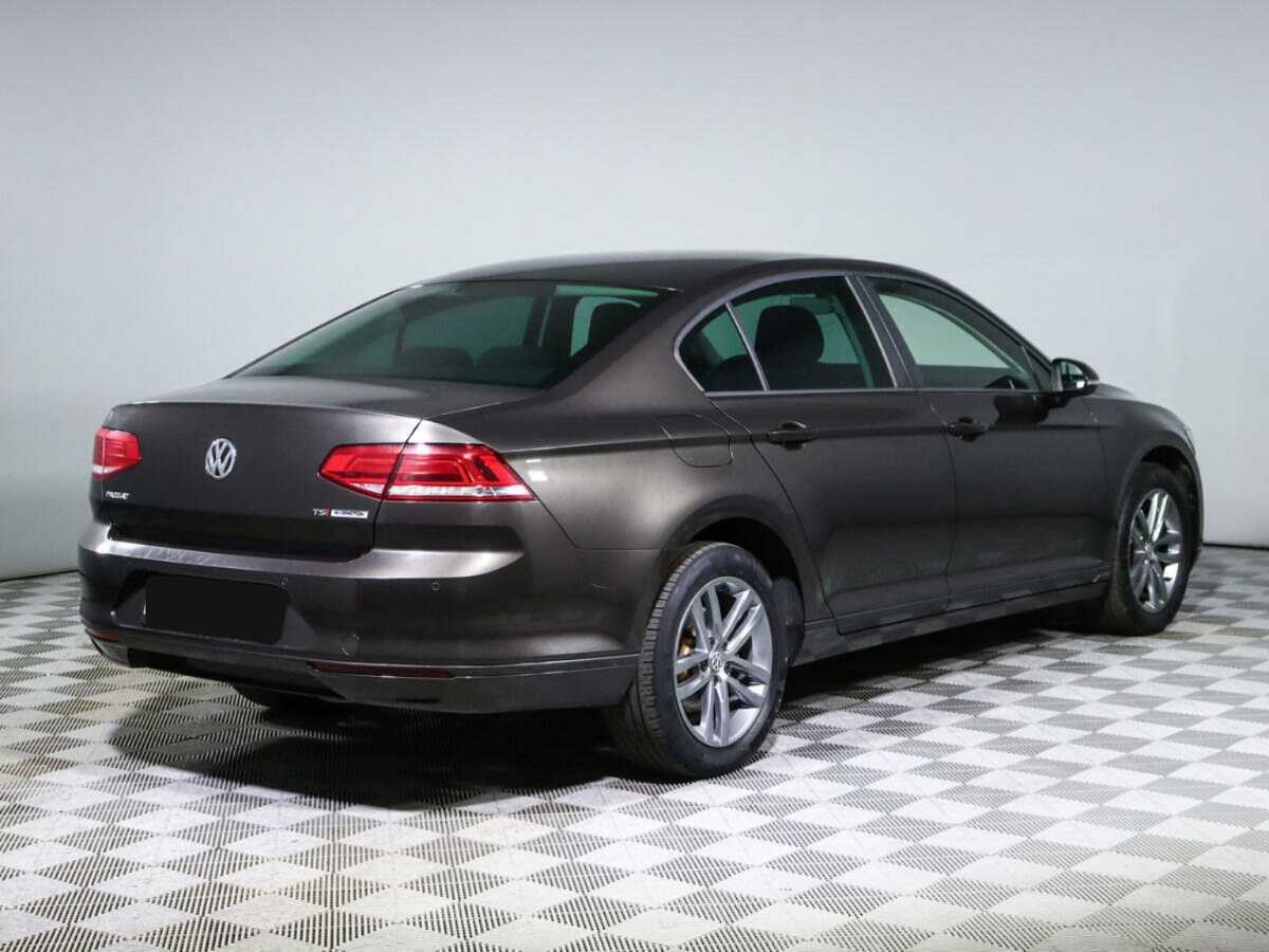 Volkswagen Passat с пробегом — 2016 год. Фото: #3