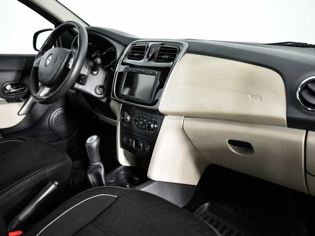 Renault Logan с пробегом — 2014 год. Фото: #8