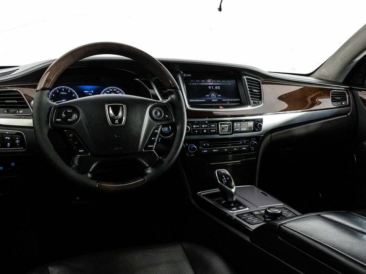 Hyundai Equus с пробегом — 2015 год. Фото: #9
