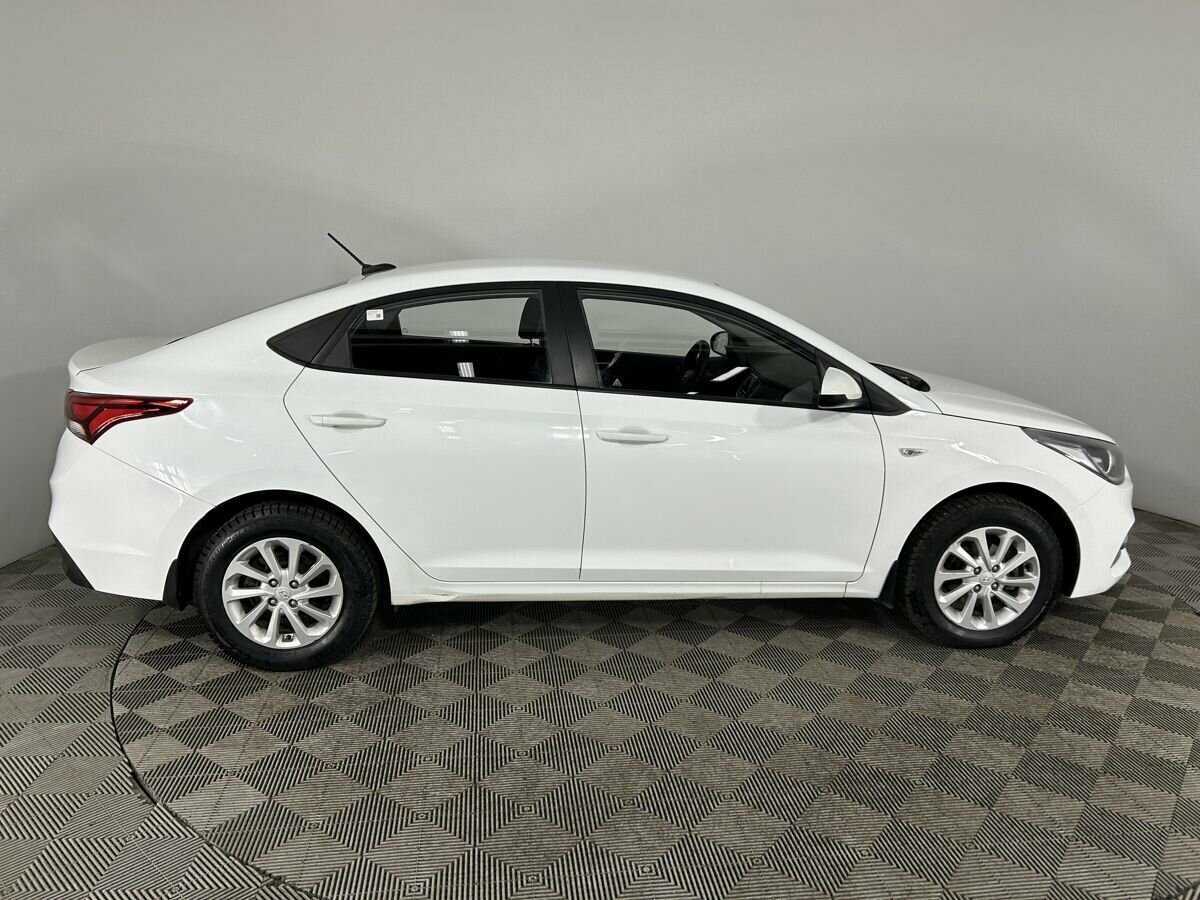 Hyundai Solaris с пробегом — 2017 год. Фото: #3