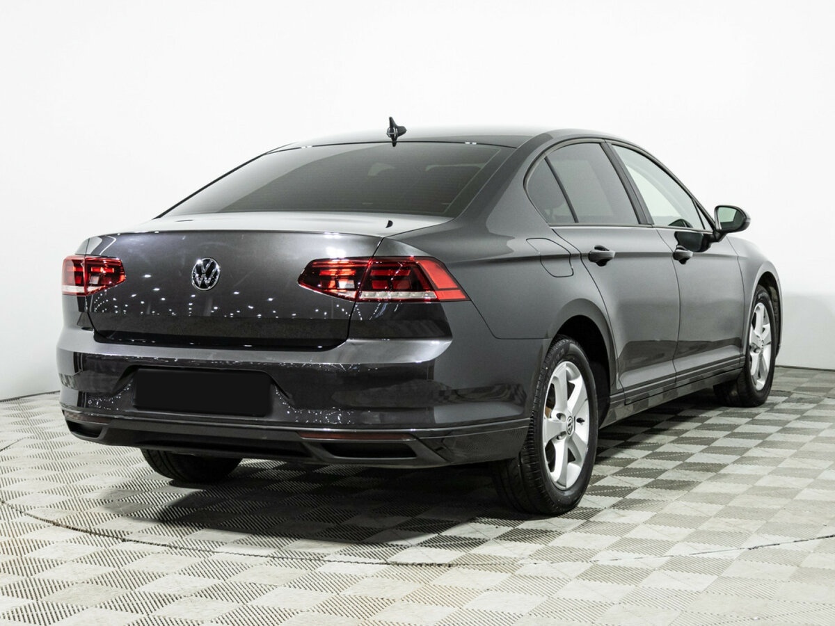 Volkswagen Passat с пробегом — 2021 год. Фото: #4