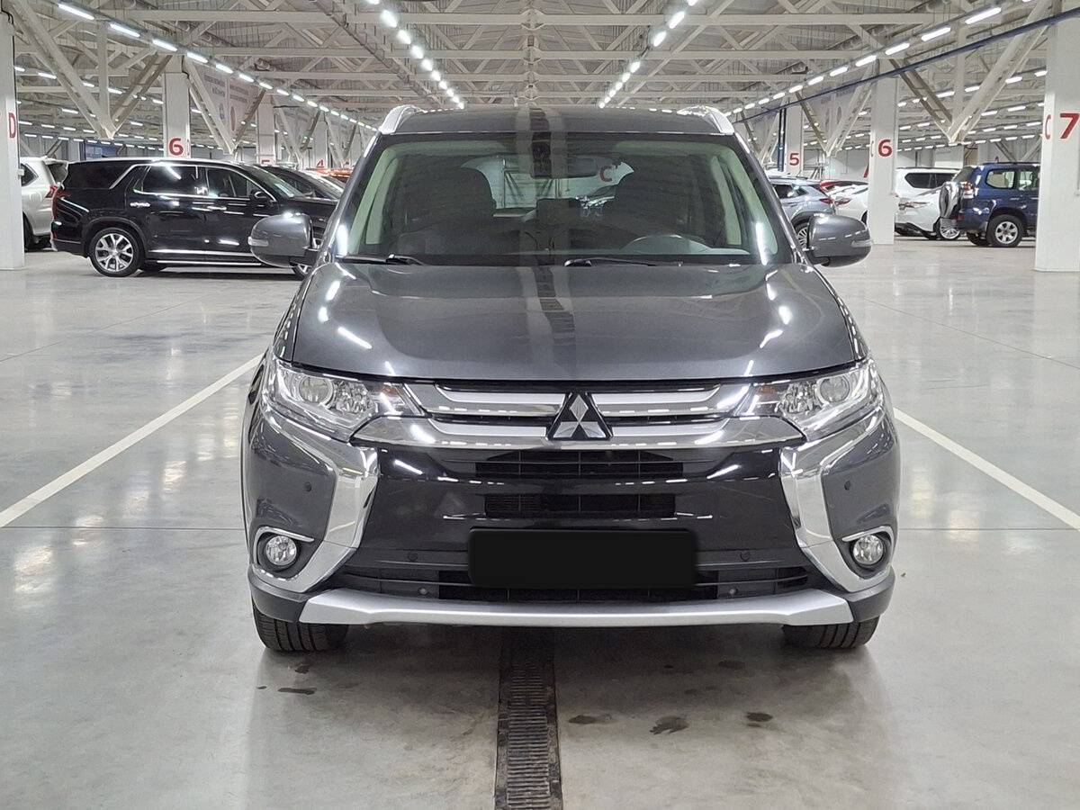 Mitsubishi Outlander с пробегом — 2016 год. Фото: #1