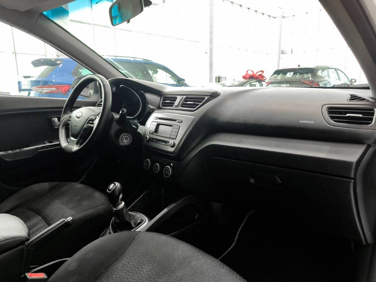 Kia Rio с пробегом — 2016 год. Фото: #10