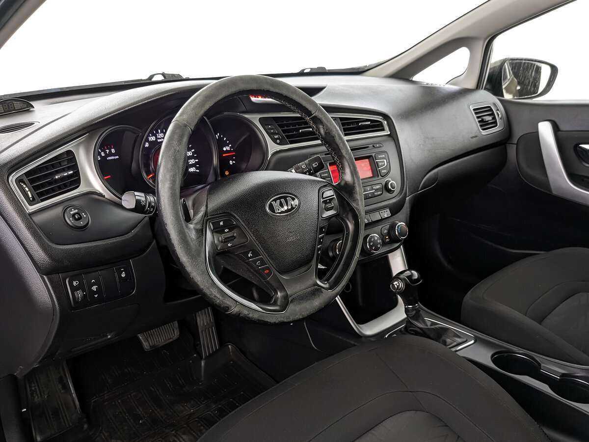 Kia Ceed с пробегом — 2015 год. Фото: #9