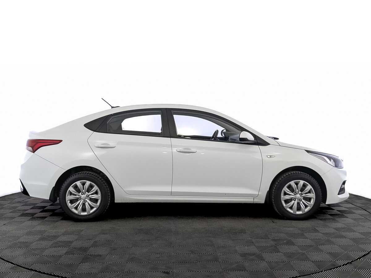 Hyundai Solaris с пробегом — 2017 год. Фото: #3