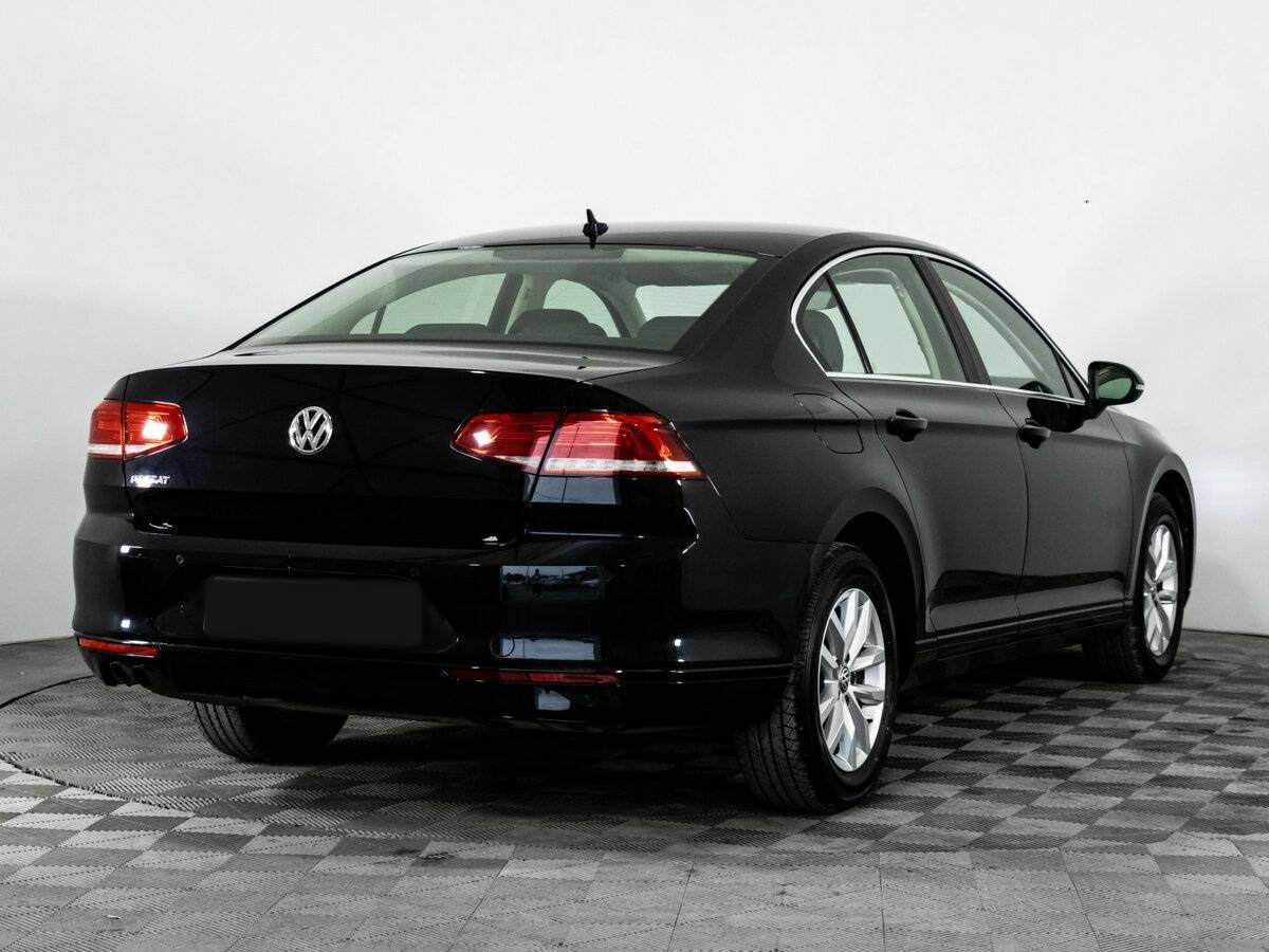 Volkswagen Passat с пробегом — 2018 год. Фото: #4