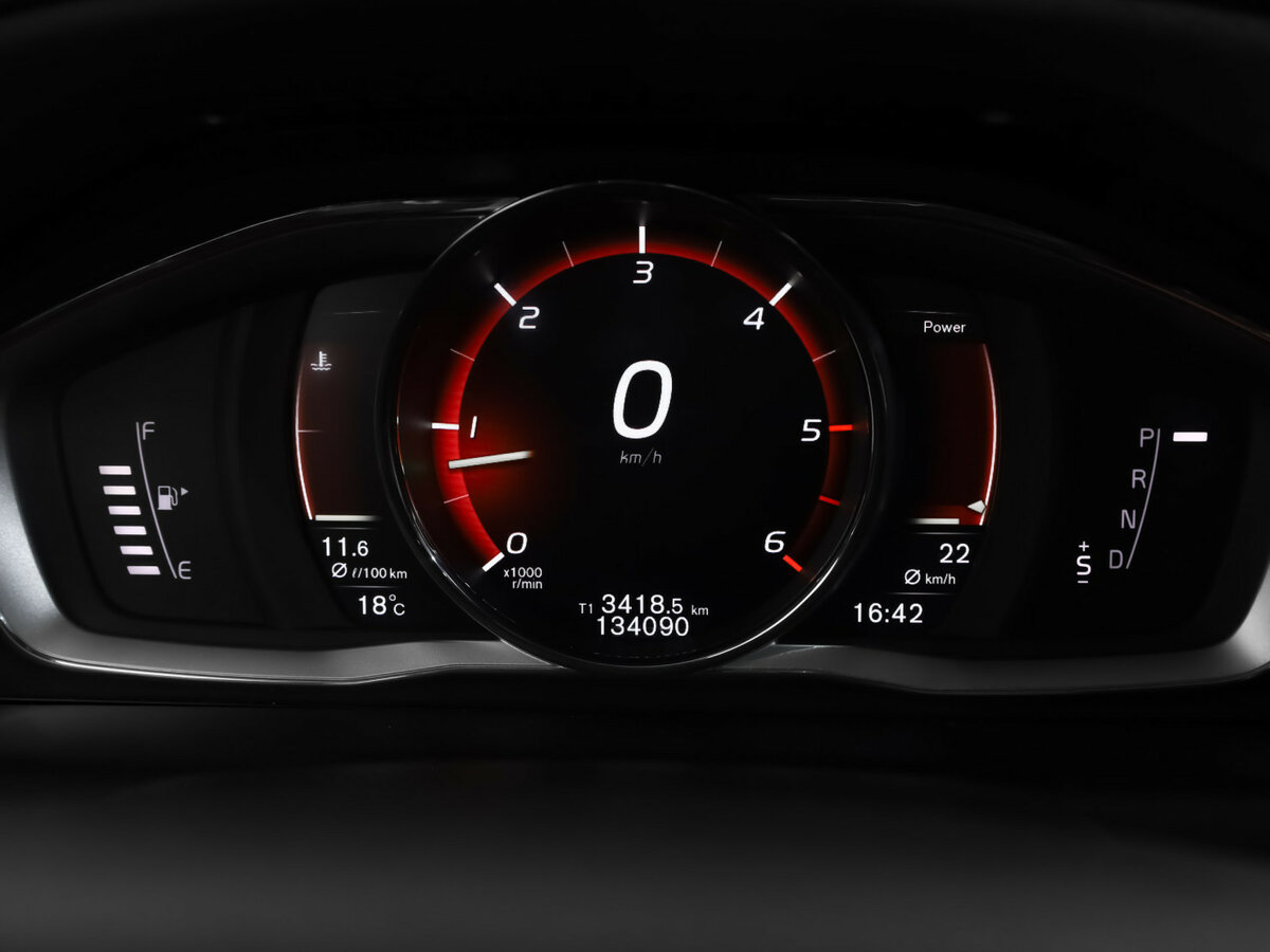 Volvo XC60 с пробегом — 2017 год. Фото: #10