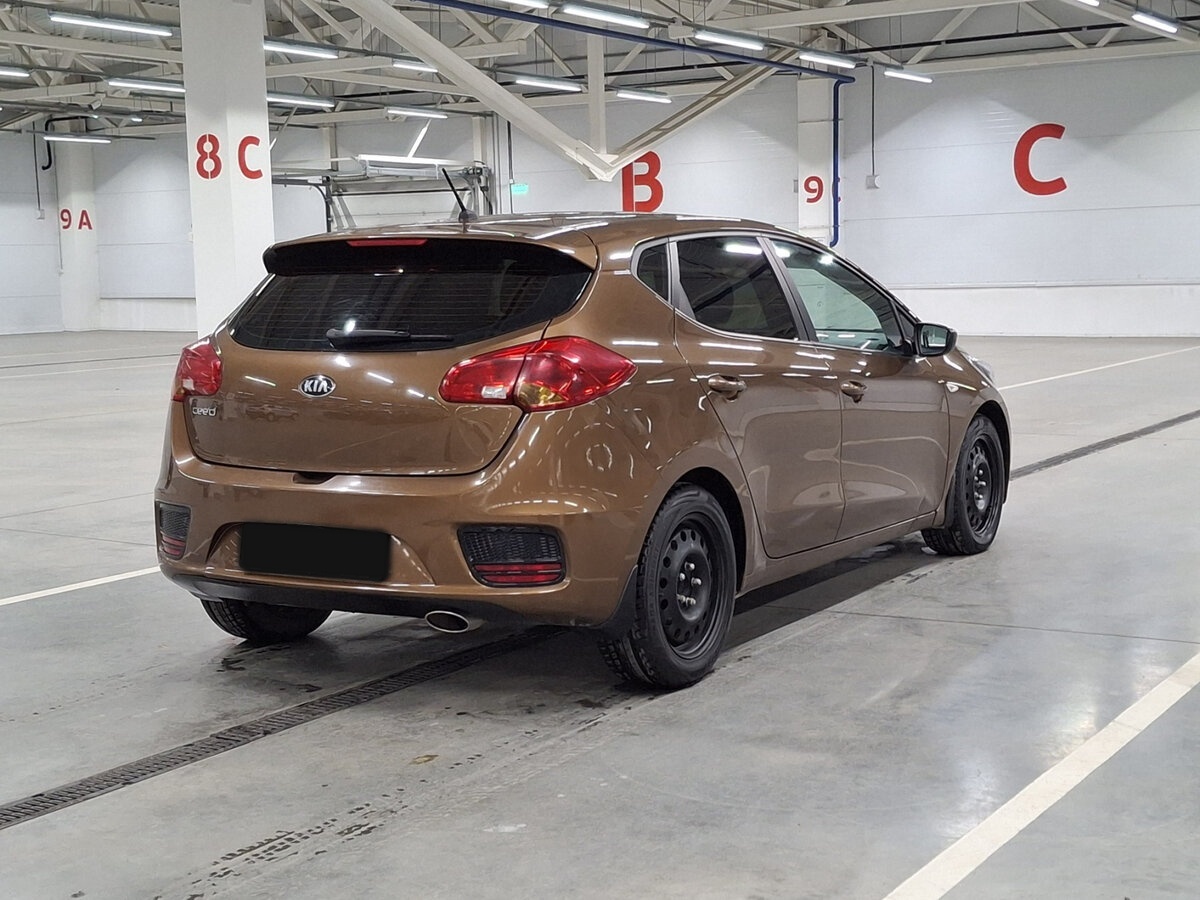 Kia Ceed с пробегом — 2015 год. Фото: #4