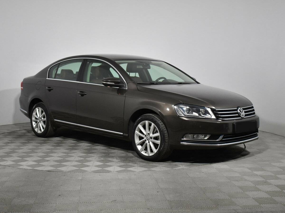 Volkswagen Passat с пробегом — 2012 год. Фото: #2