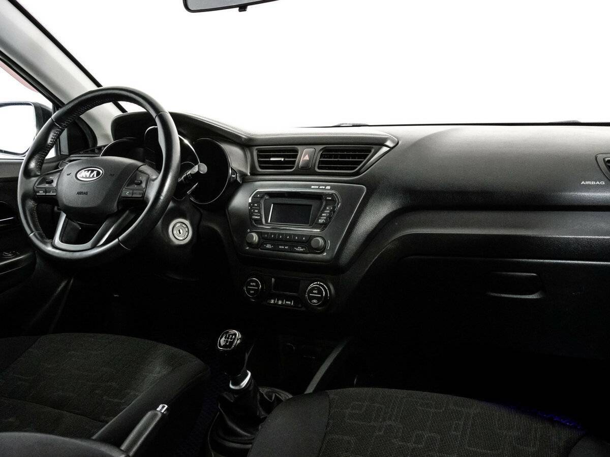 Kia Rio с пробегом — 2012 год. Фото: #6