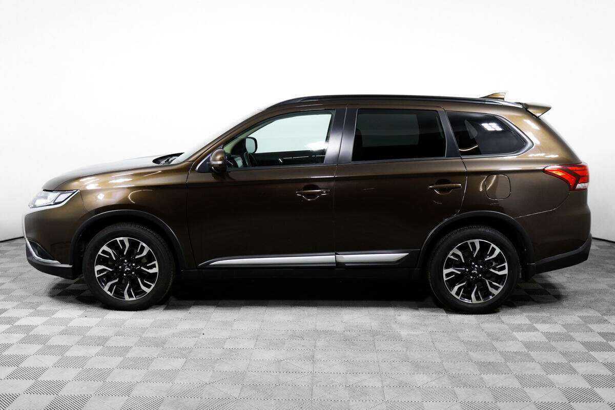 Mitsubishi Outlander с пробегом — 2022 год. Фото: #7