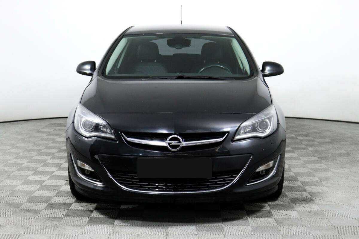 Opel Astra с пробегом — 2014 год. Фото: #1