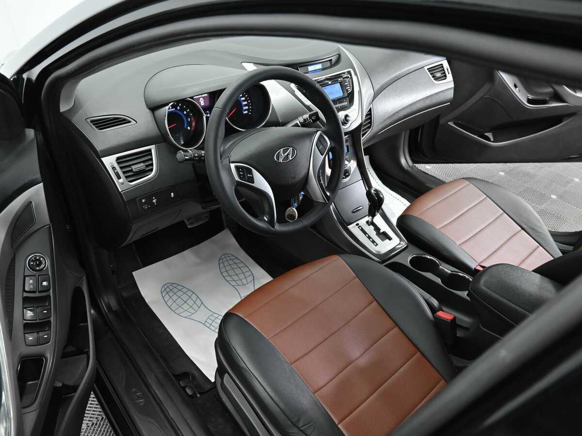 Hyundai Elantra с пробегом — 2012 год. Фото: #7