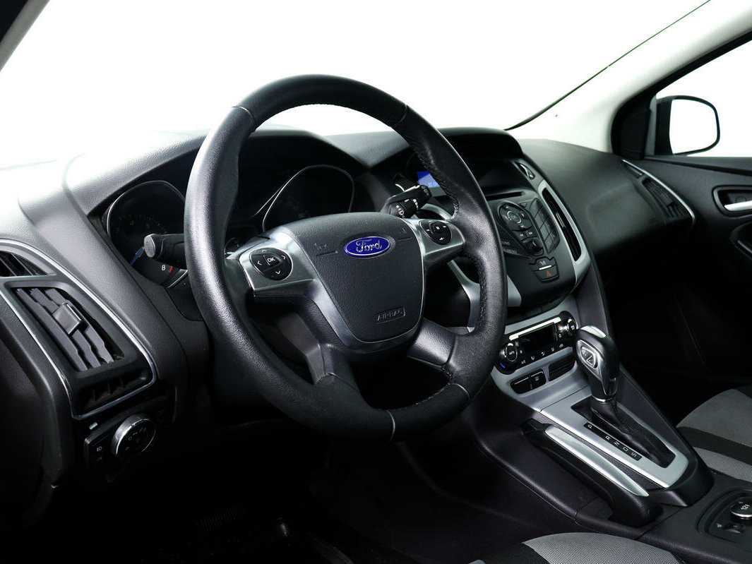 Ford Focus с пробегом — 2012 год. Фото: #12