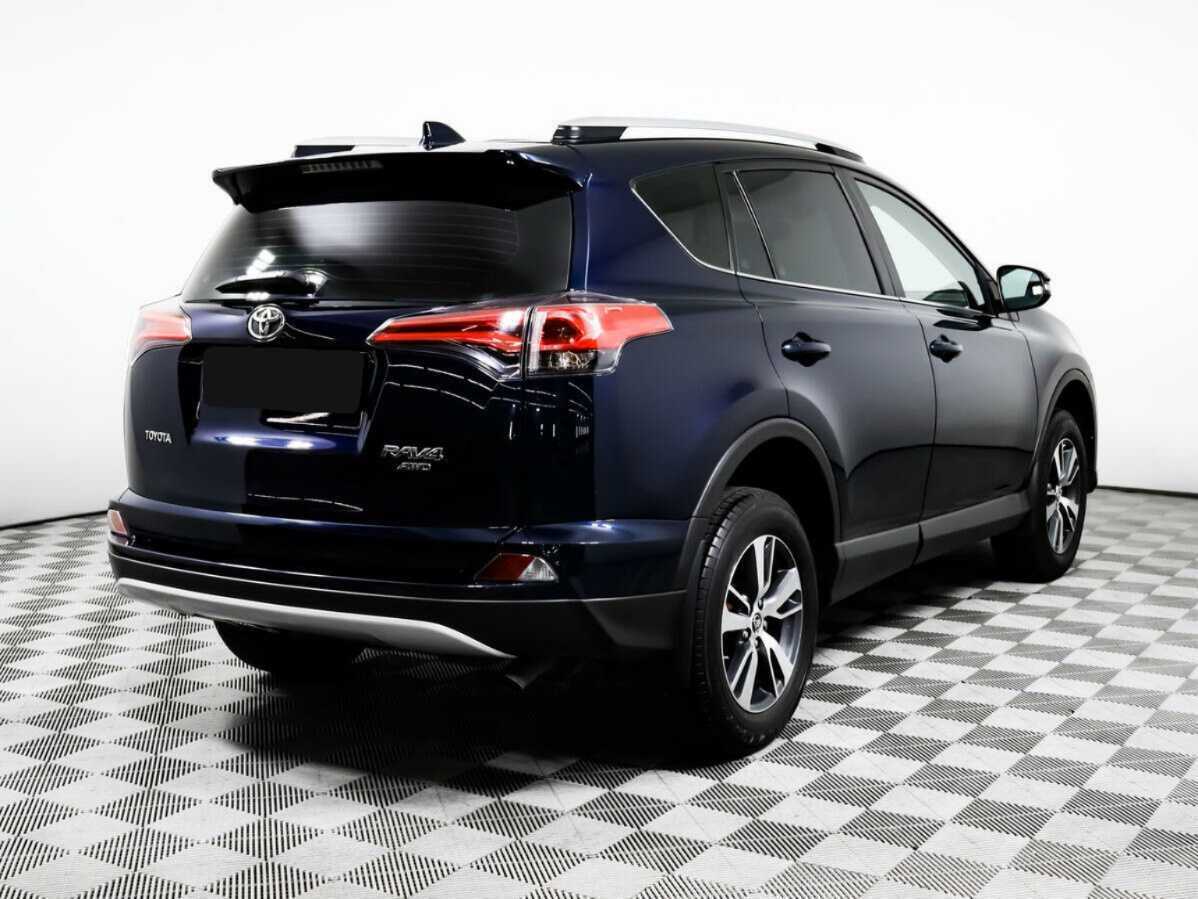 Toyota RAV4 с пробегом — 2018 год. Фото: #3