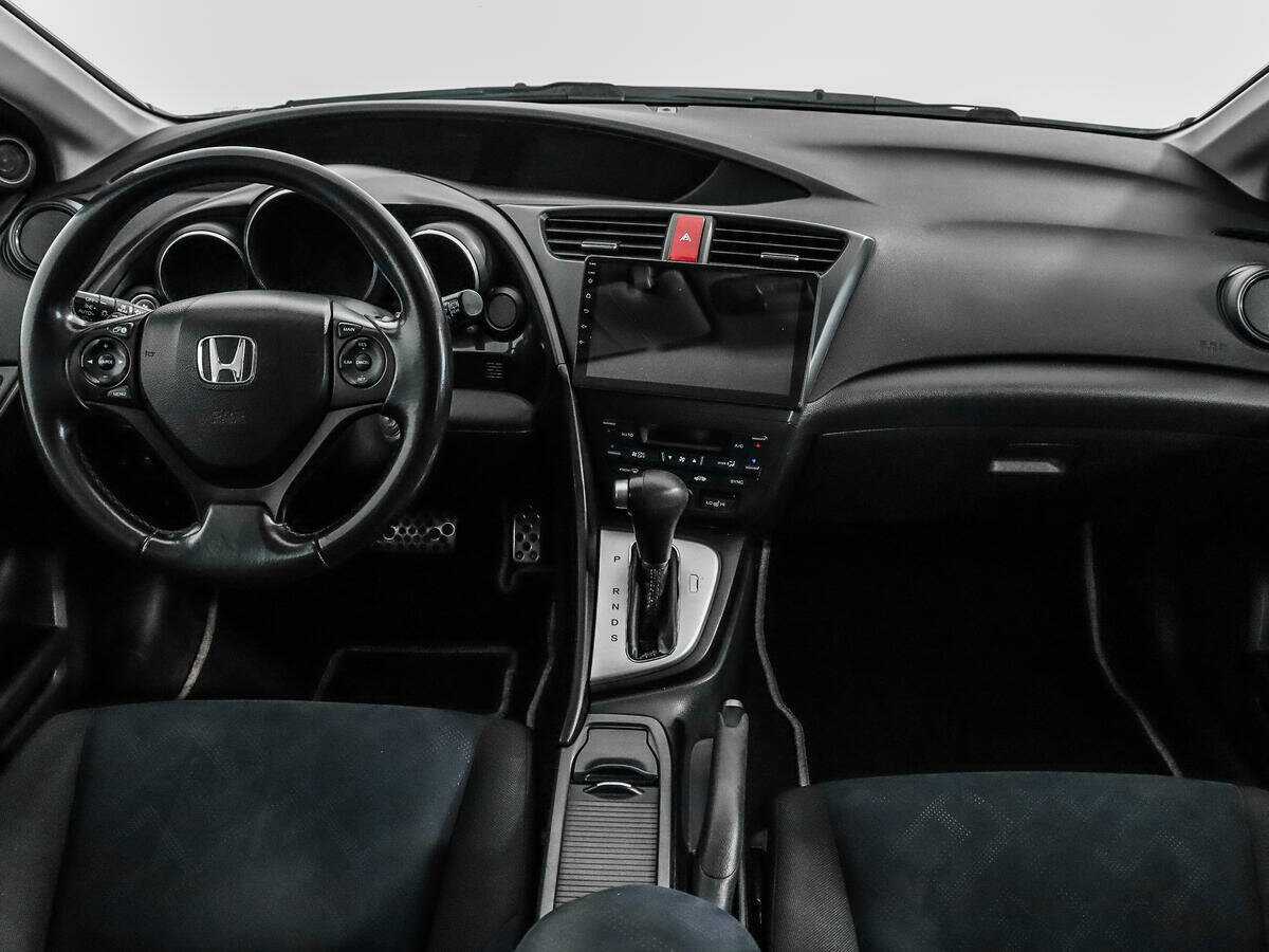 Honda Civic с пробегом — 2012 год. Фото: #11