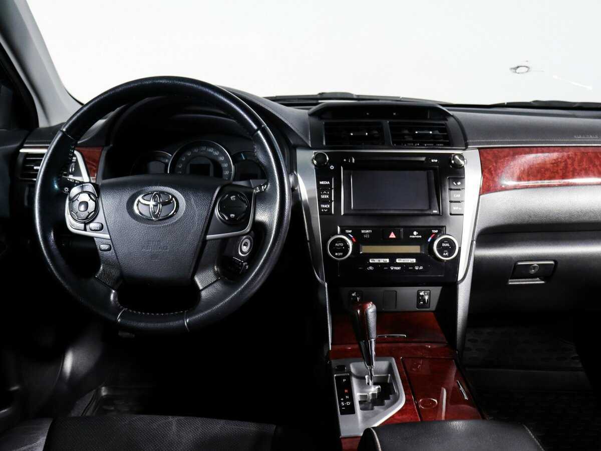 Toyota Camry с пробегом — 2013 год. Фото: #8