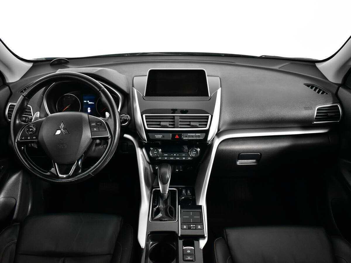 Mitsubishi Eclipse Cross с пробегом — 2018 год. Фото: #11