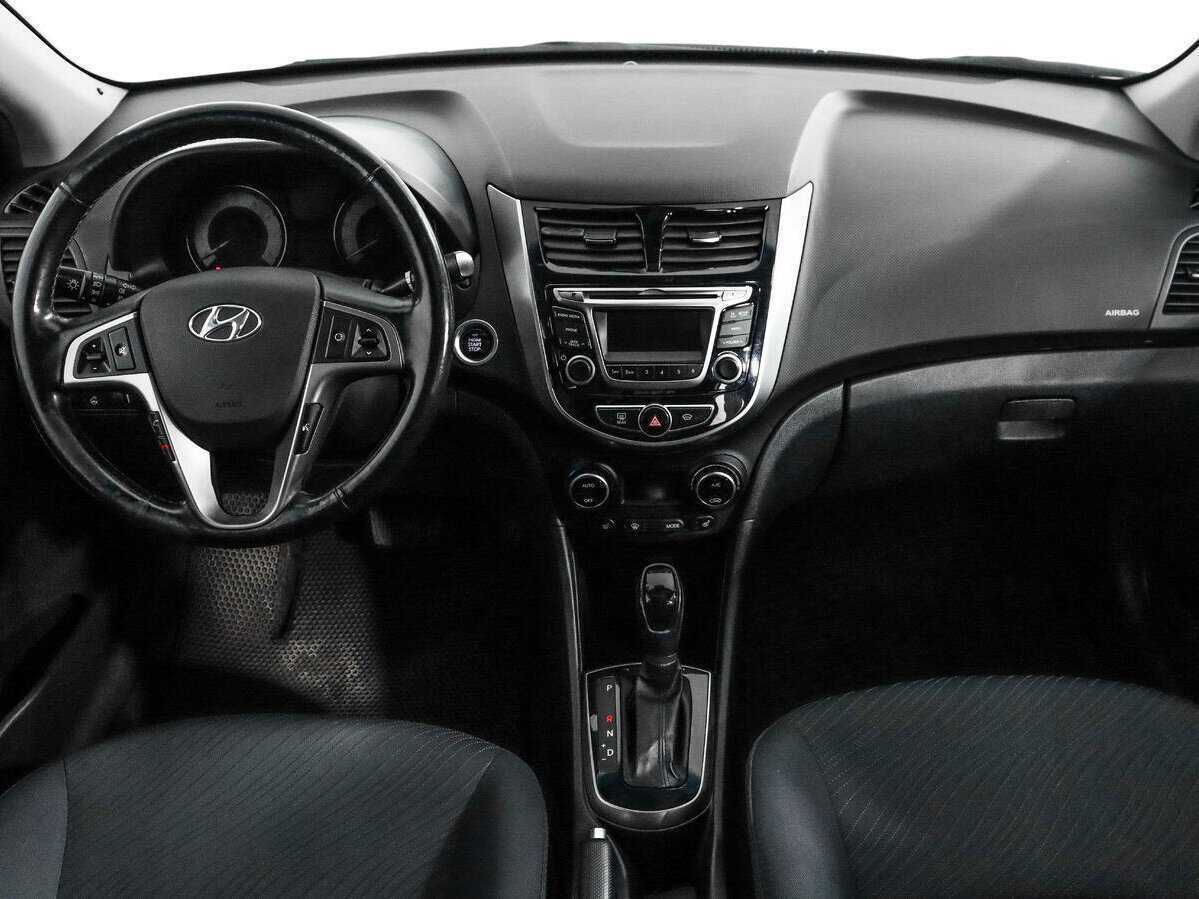 Hyundai Solaris с пробегом — 2015 год. Фото: #12