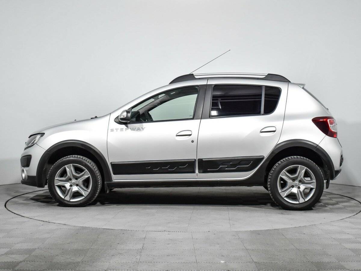 Renault Sandero с пробегом — 2017 год. Фото: #7