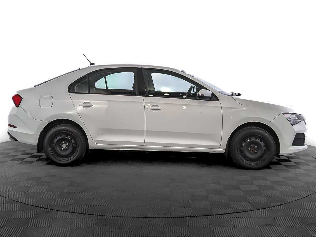 Skoda Rapid с пробегом — 2021 год. Фото: #3