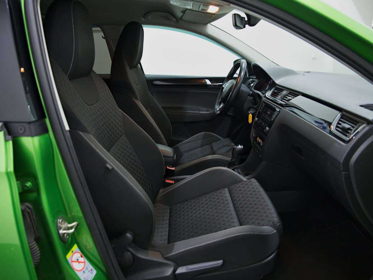 Skoda Rapid с пробегом — 2017 год. Фото: #4
