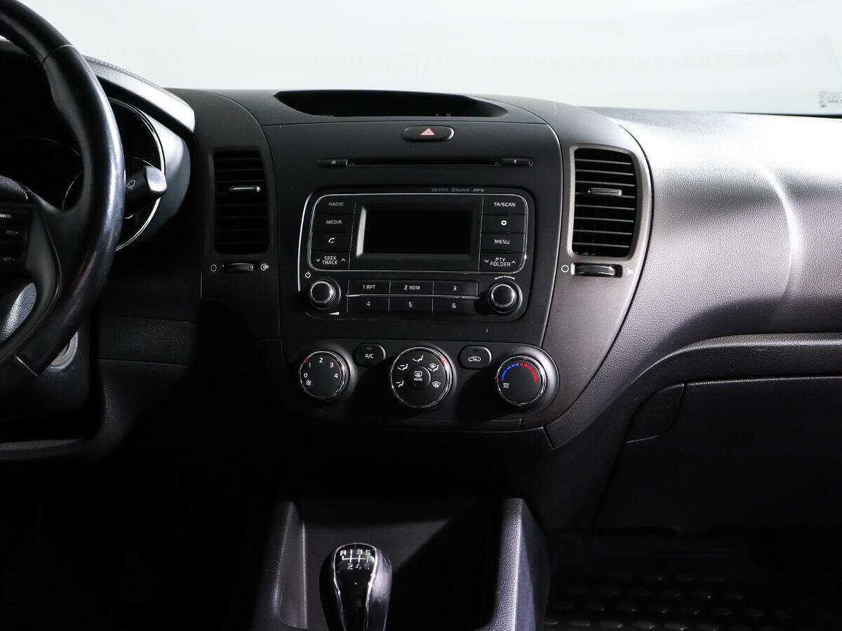 Kia Cerato с пробегом — 2014 год. Фото: #12