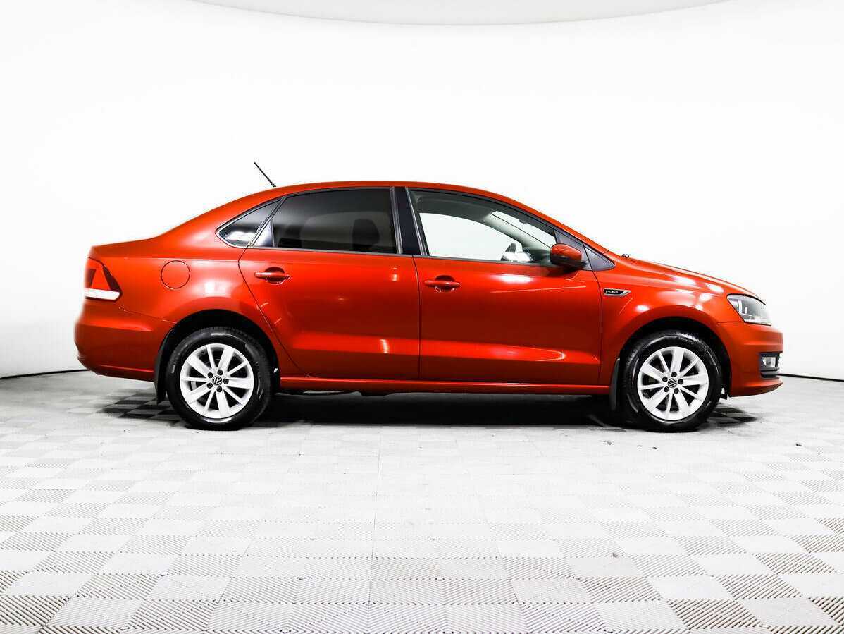 Volkswagen Polo с пробегом — 2015 год. Фото: #3