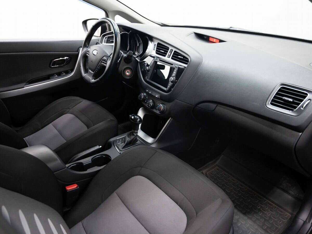 Kia Ceed с пробегом — 2014 год. Фото: #10