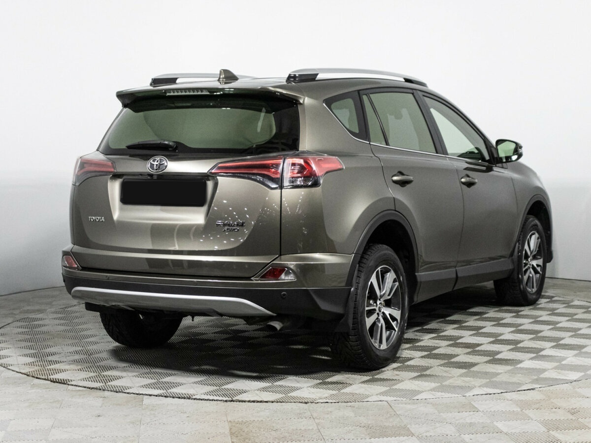 Toyota RAV4 с пробегом — 2015 год. Фото: #4