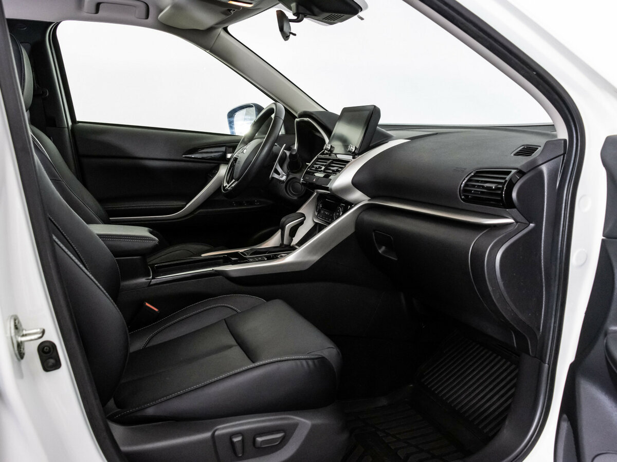 Mitsubishi Eclipse Cross с пробегом — 2022 год. Фото: #24