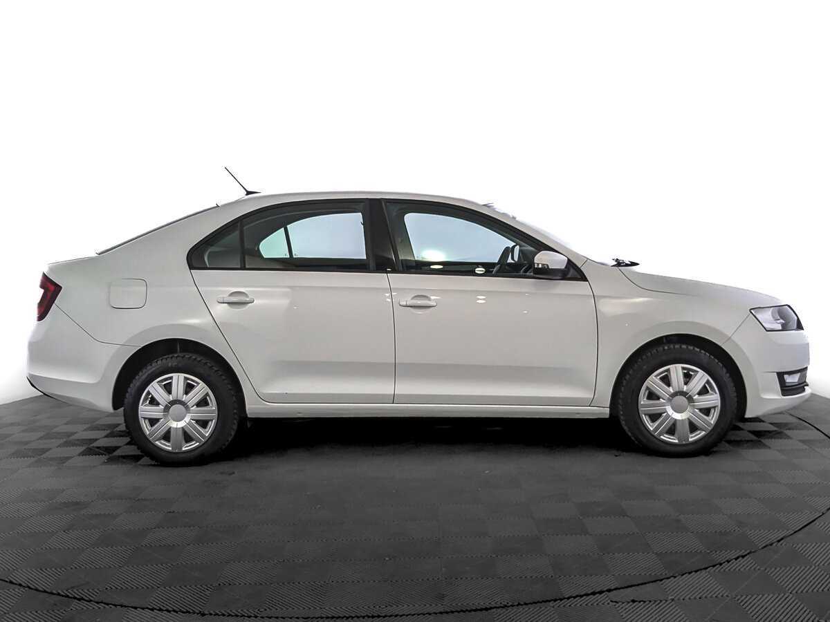 Skoda Rapid с пробегом — 2019 год. Фото: #3