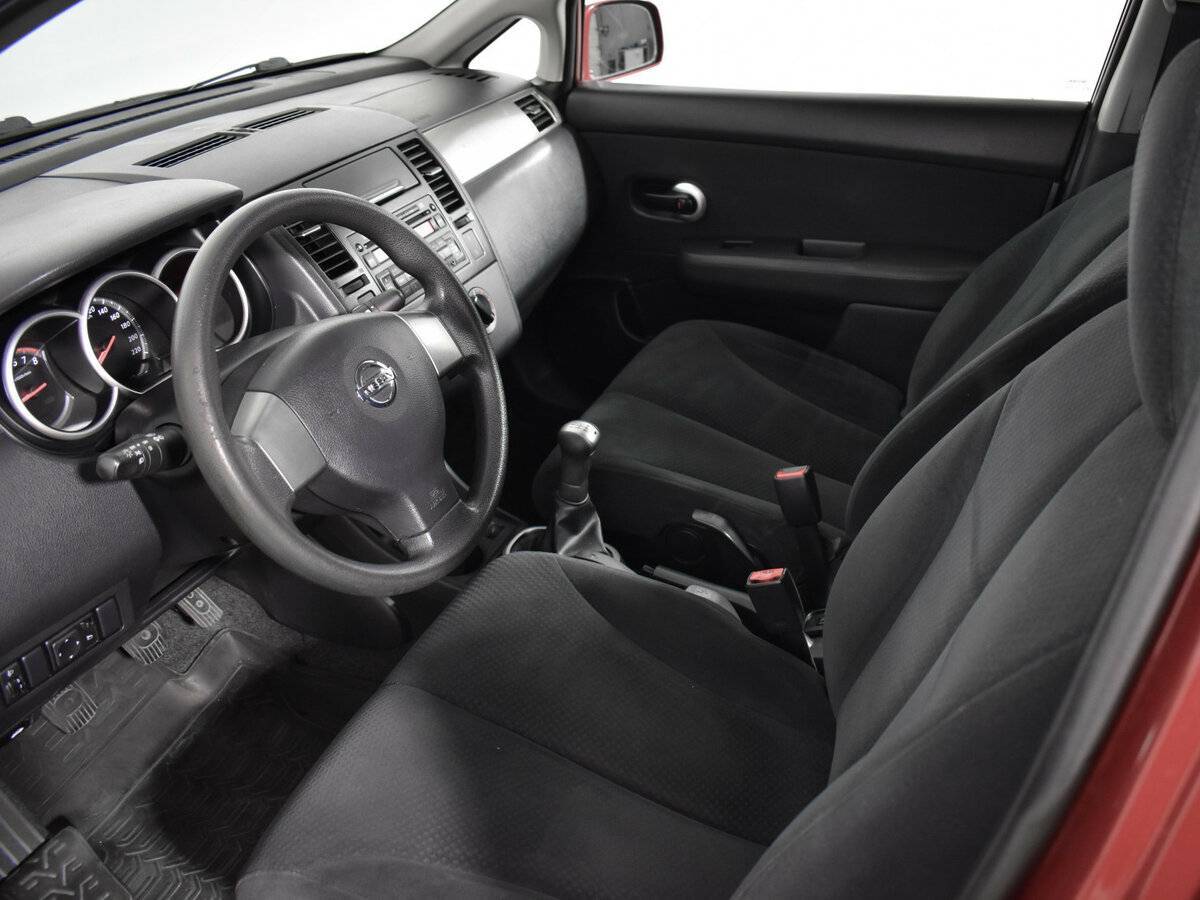 Nissan Tiida с пробегом — 2012 год. Фото: #8