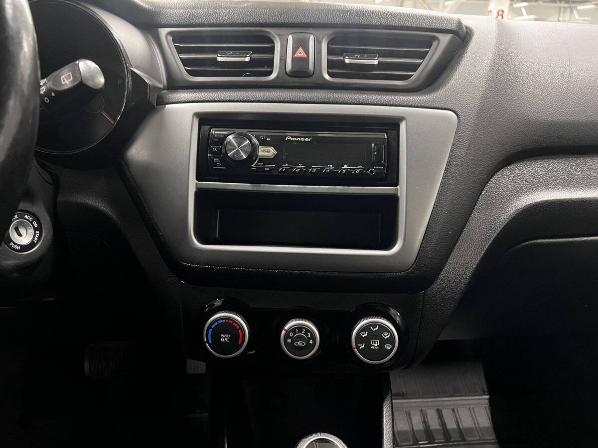 Kia Rio с пробегом — 2015 год. Фото: #14