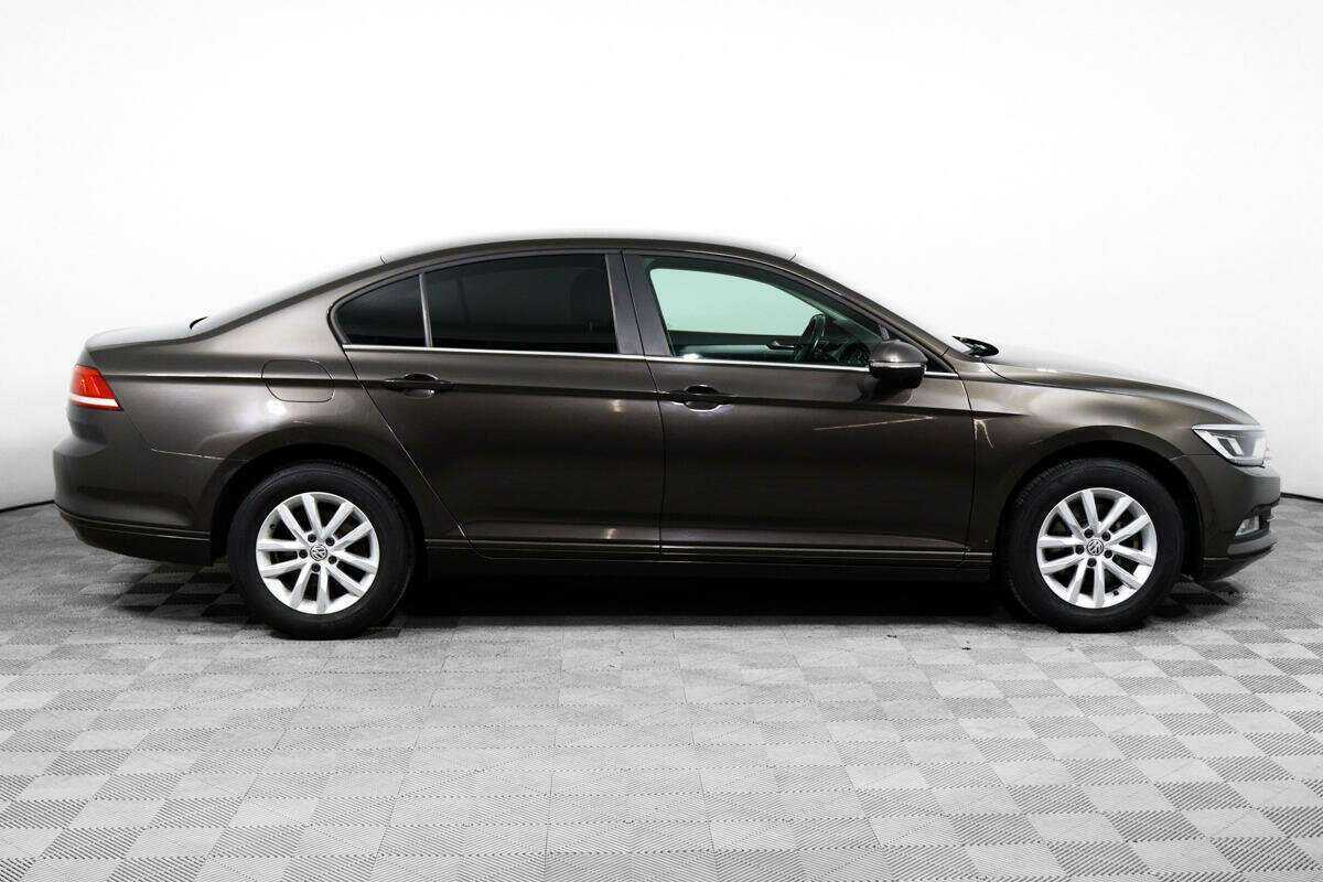 Volkswagen Passat с пробегом — 2016 год. Фото: #3