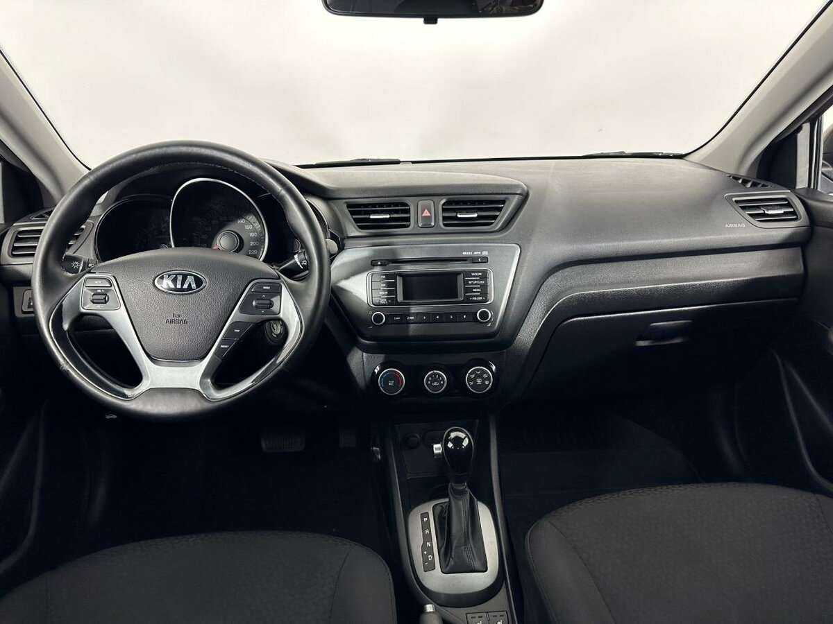 Kia Rio с пробегом — 2015 год. Фото: #6