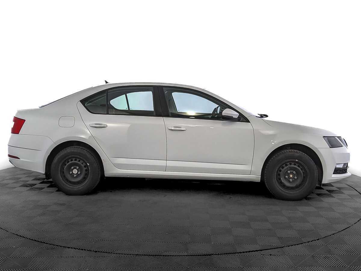 Skoda Octavia с пробегом — 2020 год. Фото: #3