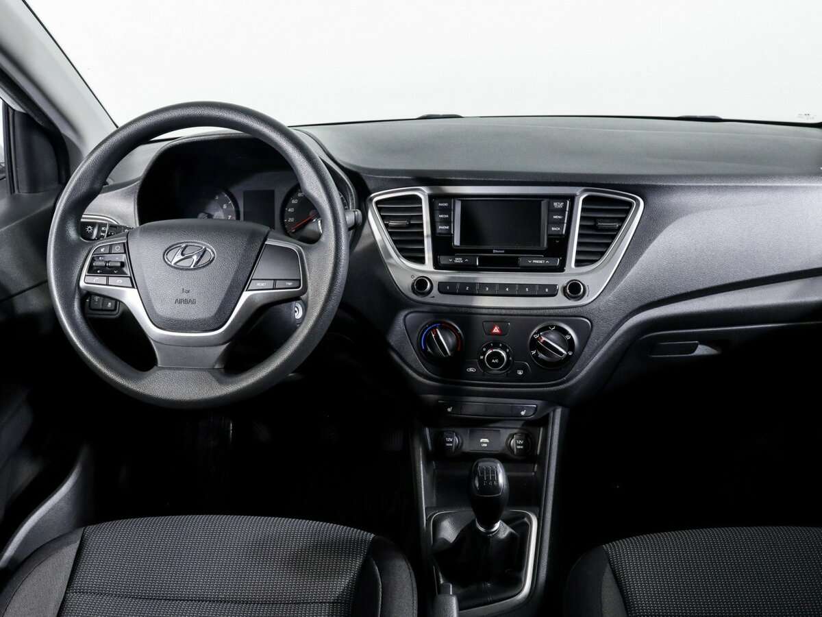 Hyundai Solaris с пробегом — 2021 год. Фото: #9