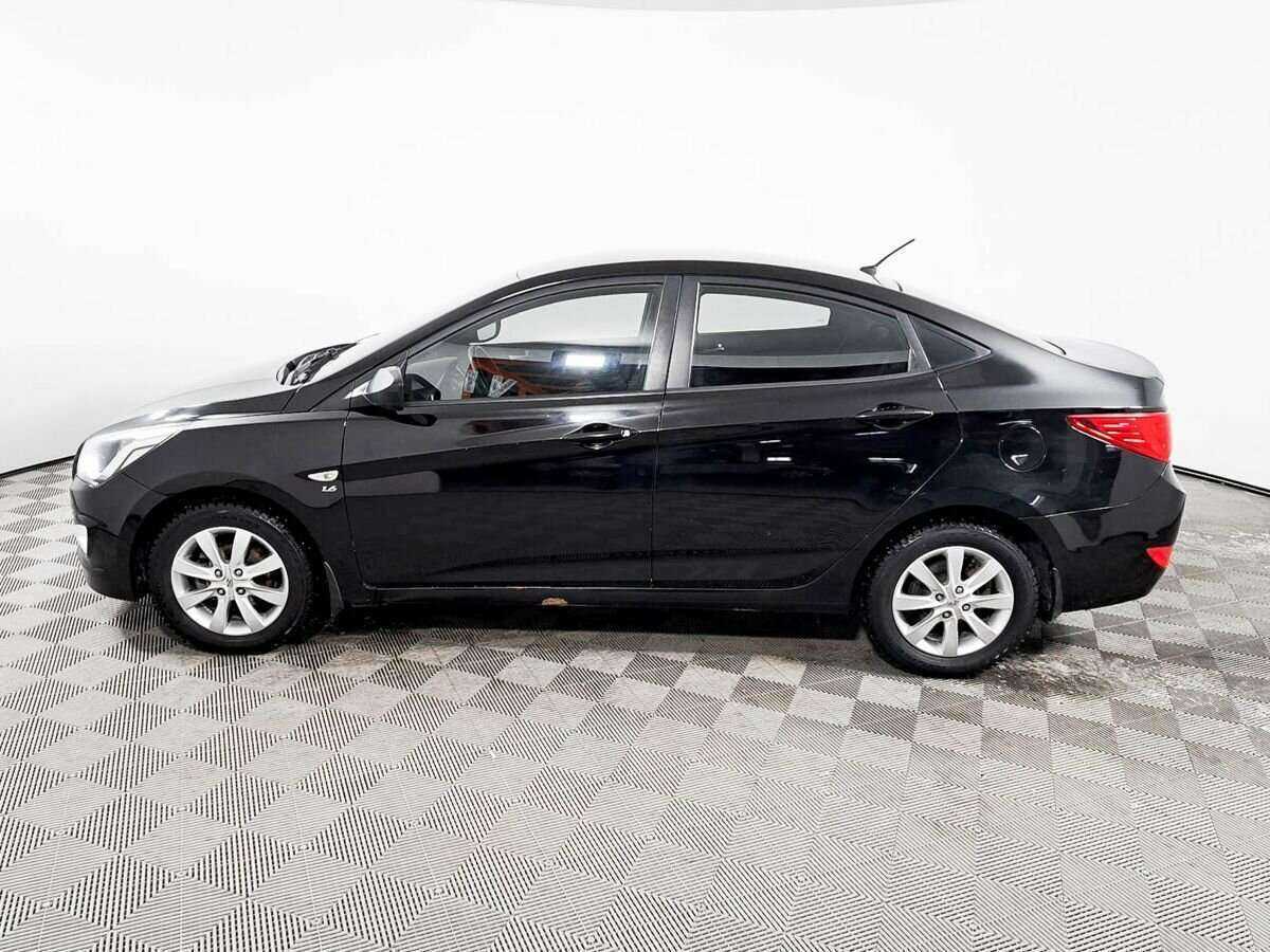 Hyundai Solaris с пробегом — 2015 год. Фото: #7