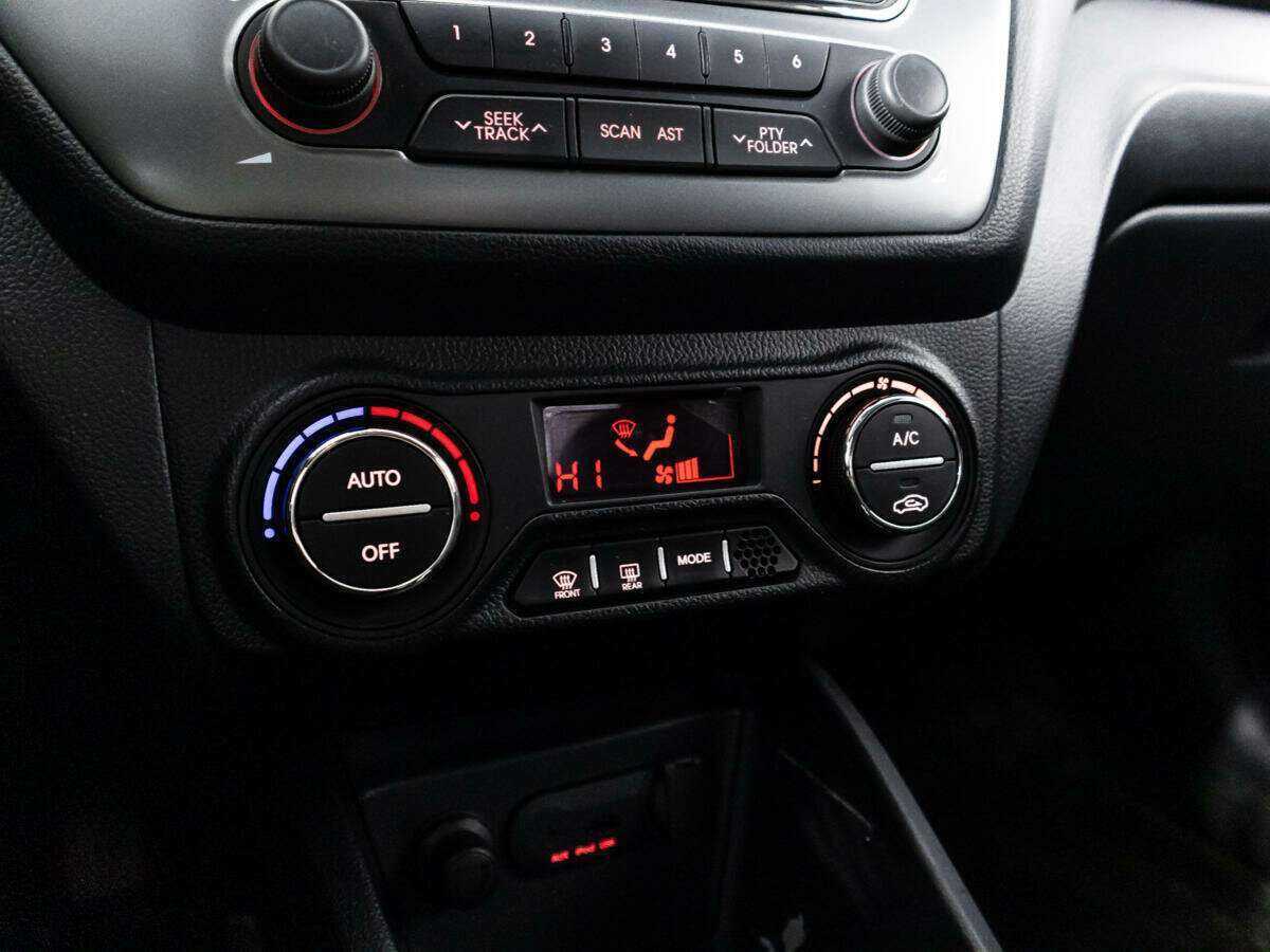 Kia Rio с пробегом — 2014 год. Фото: #14
