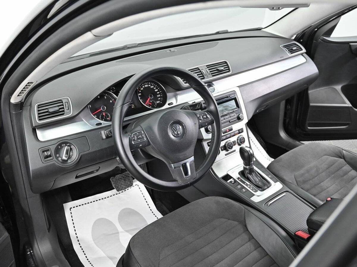 Volkswagen Passat с пробегом — 2012 год. Фото: #7